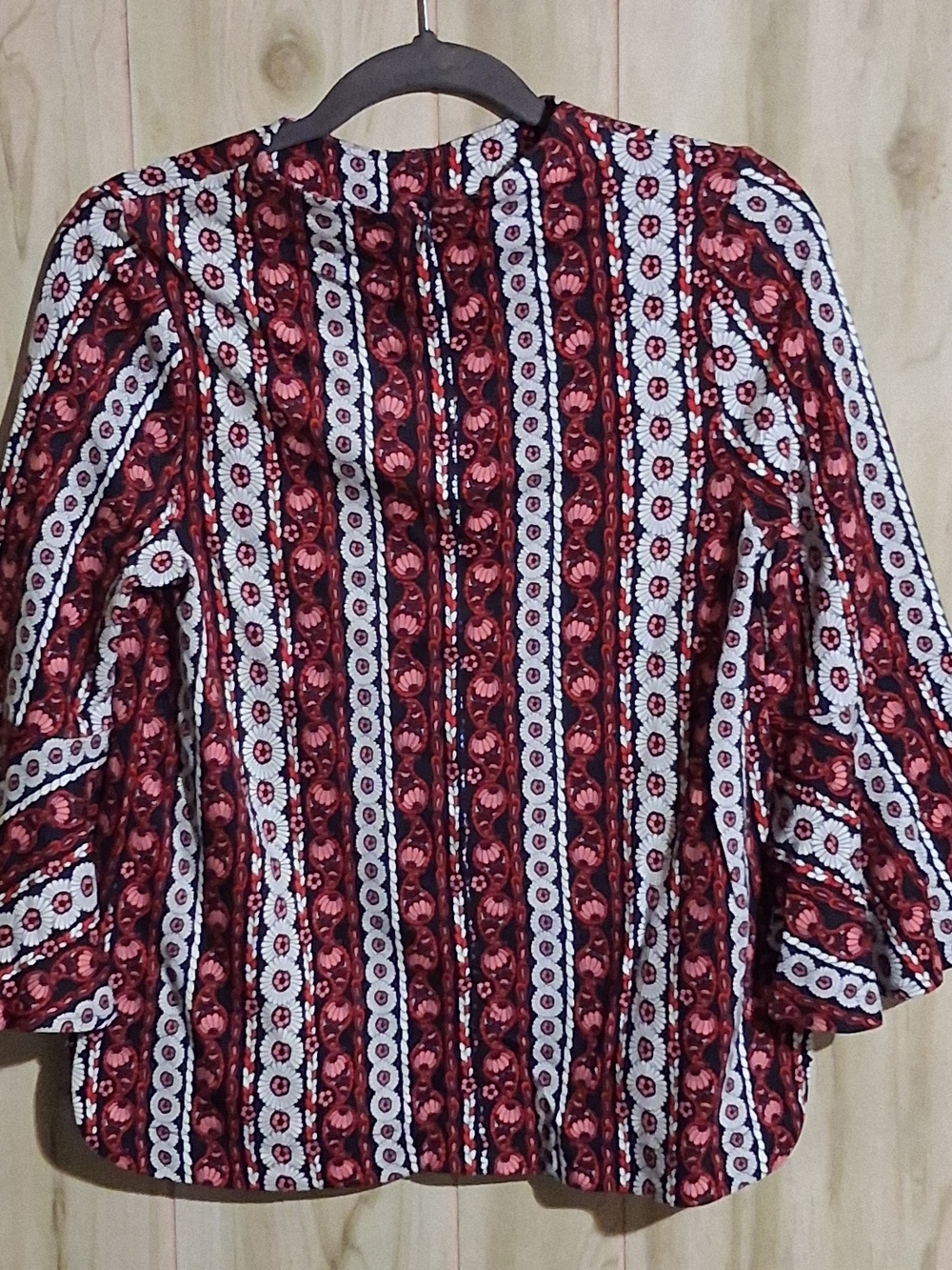 Crown & Ivy Women's Burgundy Floral-Stripe Long-Sleeve Tunic Size PM